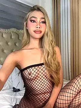 Innocent_yanixx69 from StripChat