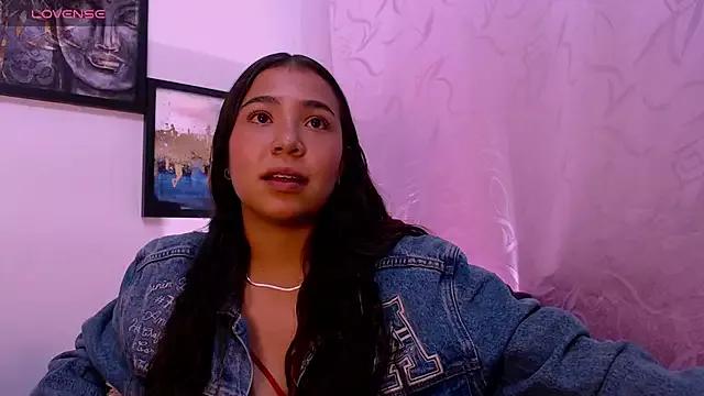 InnocentVibes from StripChat