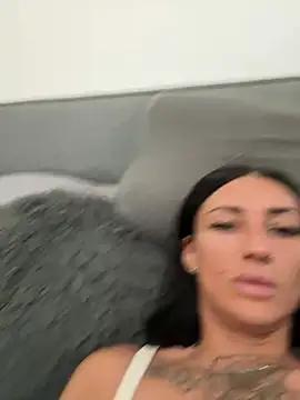 IntiMia from StripChat