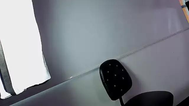 invincible200 from StripChat