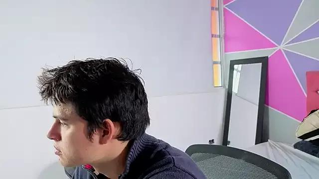 invincible200 from StripChat