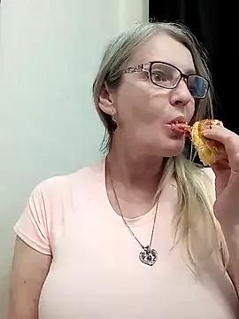 Explore our live girls sluts from our Custom and Multi clubs and checkout exclusive access to highly interactive content, such as shape, hair, titties, pussy type and many more.