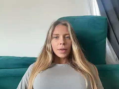 Iris_cherry from StripChat