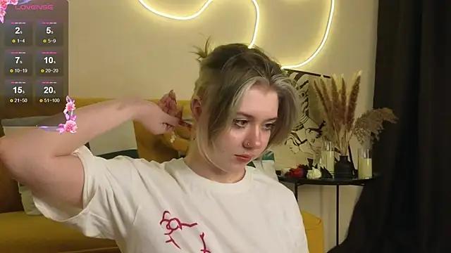 Explore our live girls sluts from our Custom and Multi clubs and checkout exclusive access to highly interactive content, such as shape, hair, titties, pussy type and many more.