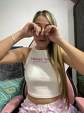Iris_love18 from StripChat