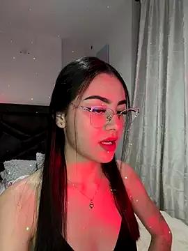 IrisBrowm from StripChat