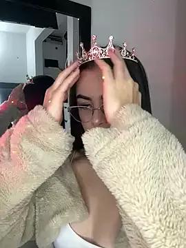 IrisBrowm from StripChat
