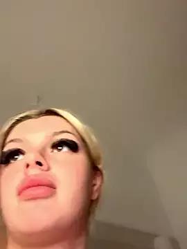 Irish_BarbieMilfx from StripChat