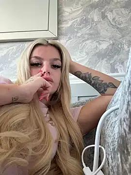 Irish_BarbieX from StripChat