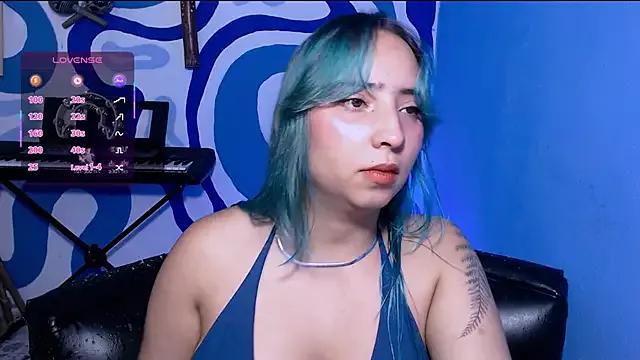 IrisSmil3 from StripChat