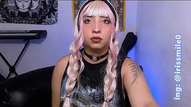 IrisSmil3 from StripChat