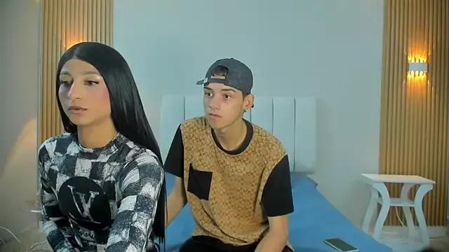 Isa_and_juanjo webcams show profile image 