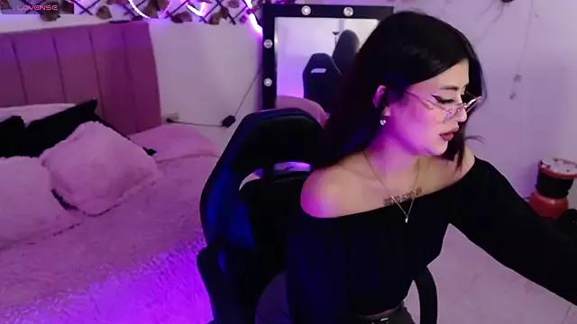 isa_bunny18 from StripChat is Freechat