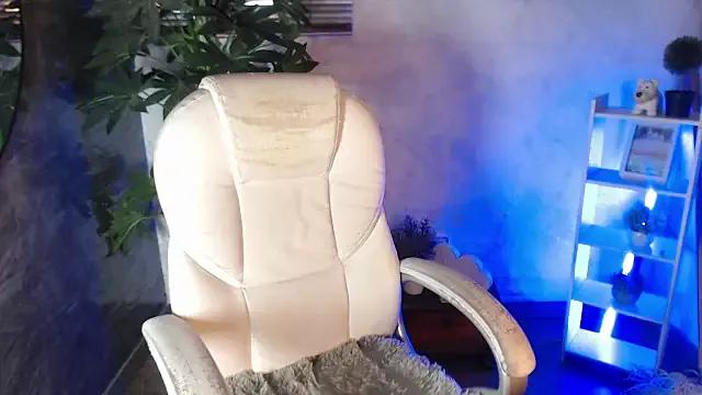 Isa_Lambert from StripChat is Freechat
