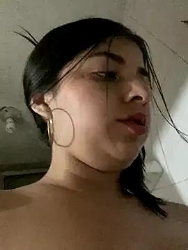 Isaa-Sweet from StripChat