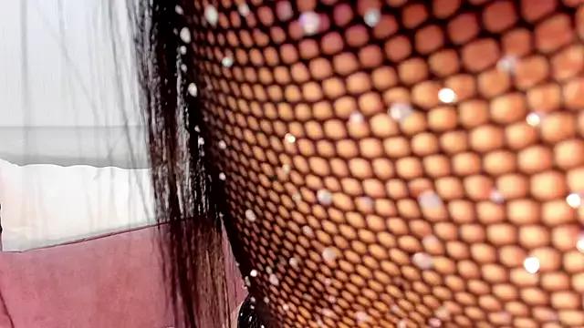 Isaa_Queen from StripChat