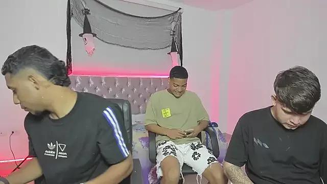 isaac_master77 from StripChat is Freechat