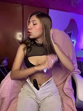 Isabella18_pink from StripChat is Freechat
