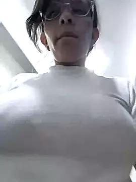 Isabella5_Brown_ from StripChat is Freechat