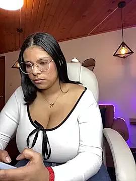 Explore our live girls sluts from our Custom and Multi clubs and checkout exclusive access to highly interactive content, such as shape, hair, titties, pussy type and many more.
