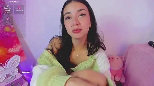 Explore our live girls sluts from our Custom and Multi clubs and checkout exclusive access to highly interactive content, such as shape, hair, titties, pussy type and many more.