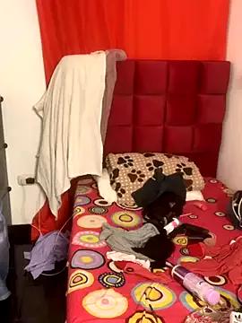 Isabella_Gold from StripChat is Freechat