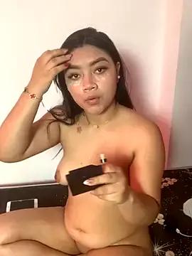 Isabella_Gold from StripChat is Freechat