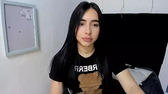 isabella_jade from StripChat is Freechat