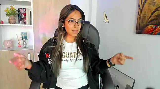 Explore our live girls sluts from our Custom and Multi clubs and checkout exclusive access to highly interactive content, such as shape, hair, titties, pussy type and many more.