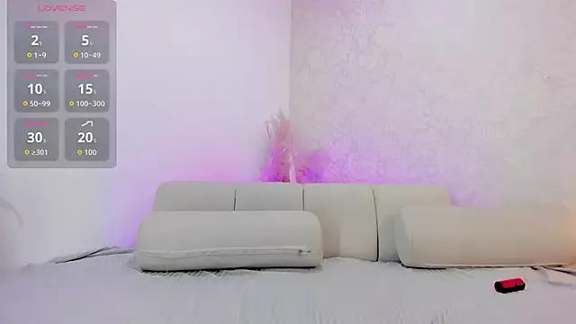 Explore our live girls sluts from our Custom and Multi clubs and checkout exclusive access to highly interactive content, such as shape, hair, titties, pussy type and many more.