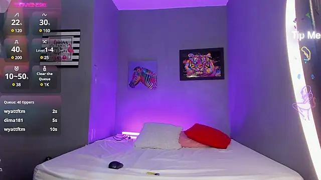 Explore our live girls sluts from our Custom and Multi clubs and checkout exclusive access to highly interactive content, such as shape, hair, titties, pussy type and many more.