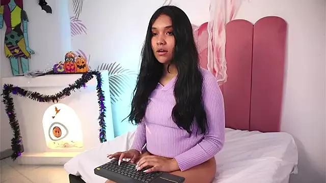 Isabelle_Lane from StripChat is Freechat