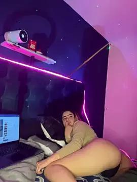 isis_lombardi from StripChat