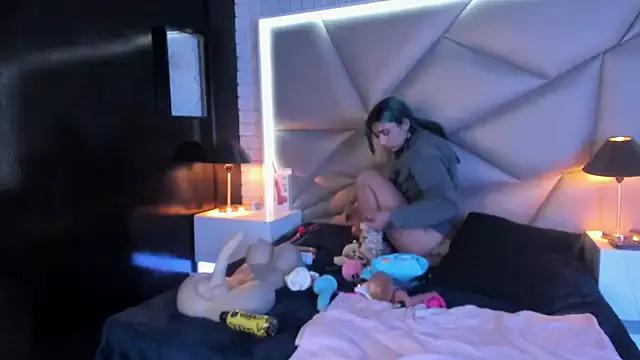 Isisjones from StripChat is Freechat