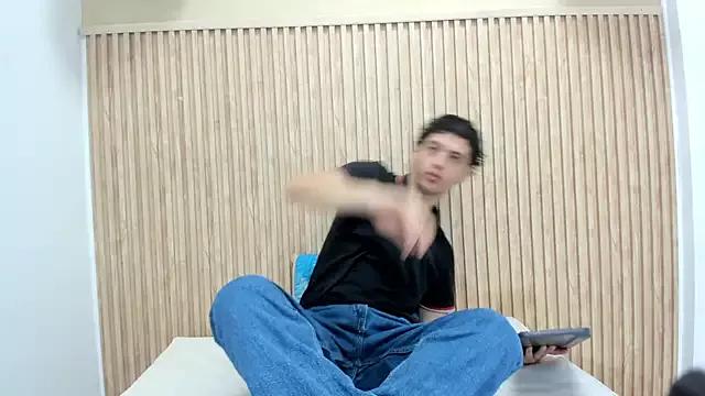 Explore our live girls sluts from our Custom and Multi clubs and checkout exclusive access to highly interactive content, such as shape, hair, titties, pussy type and many more.