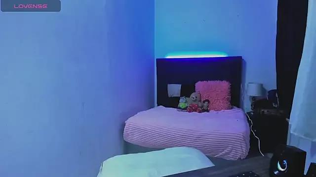 issa_kitty from StripChat