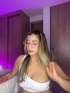 Issabela_G1 from StripChat