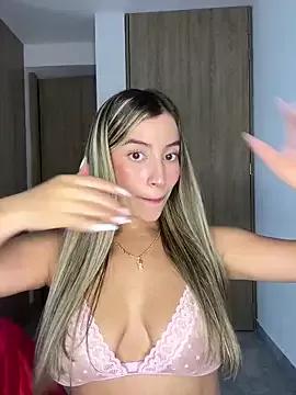 Issabela_G1 from StripChat