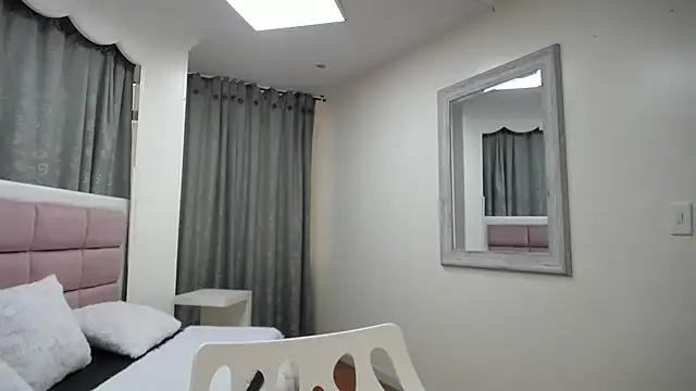 IssadoraJames from StripChat
