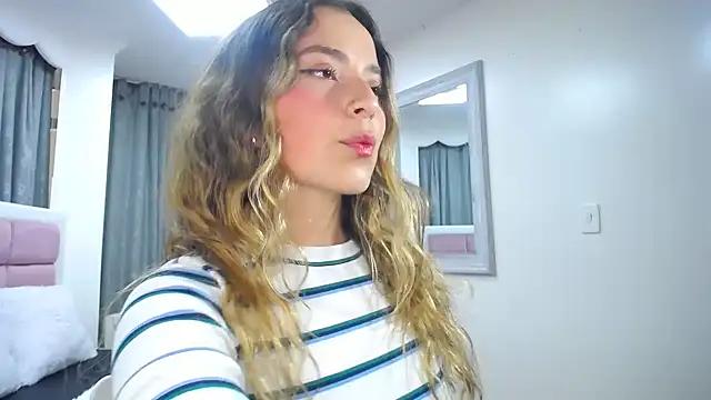 IssadoraJames from StripChat