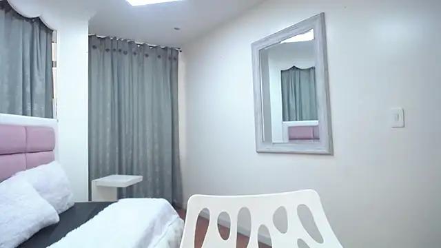 IssadoraJames from StripChat