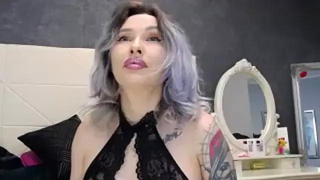 Explore our live girls sluts from our Custom and Multi clubs and checkout exclusive access to highly interactive content, such as shape, hair, titties, pussy type and many more.