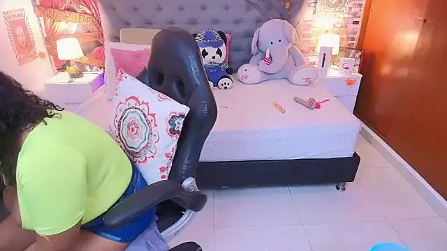 Italyy__boobs from StripChat is Freechat
