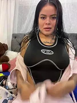 Explore our live girls sluts from our Custom and Multi clubs and checkout exclusive access to highly interactive content, such as shape, hair, titties, pussy type and many more.