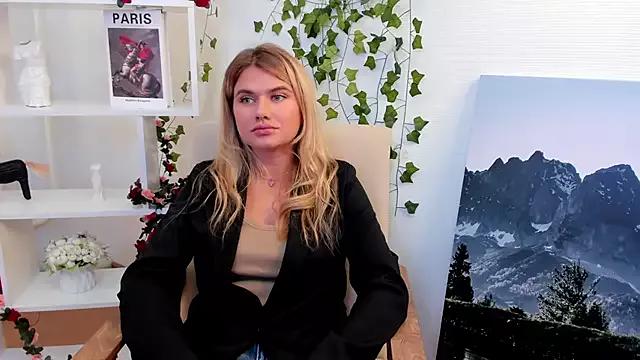 IvonneBattee webcams show profile image 
