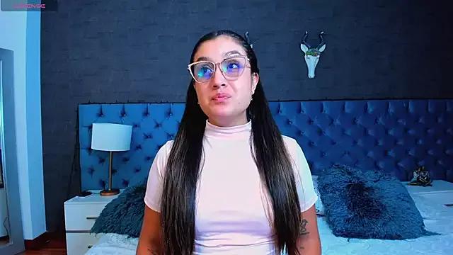 IvonneStarr from StripChat is Freechat