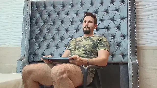 JACKRAVENN from StripChat is Freechat