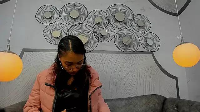 Explore our live girls sluts from our Custom and Multi clubs and checkout exclusive access to highly interactive content, such as shape, hair, titties, pussy type and many more.