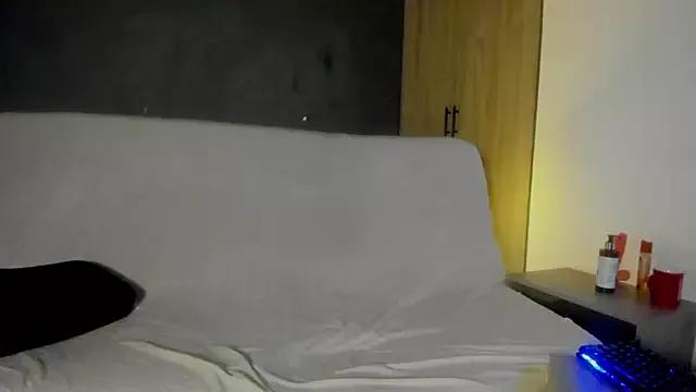 Jade_Morelli from StripChat is Freechat