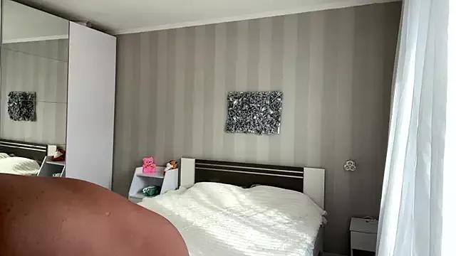 Explore our live girls sluts from our Custom and Multi clubs and checkout exclusive access to highly interactive content, such as shape, hair, titties, pussy type and many more.